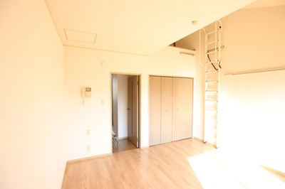 【洋室８帖】日当たりの良いお部屋★