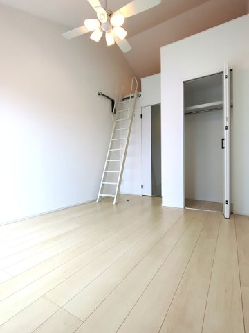 洋室　※照明は設備ではありません。