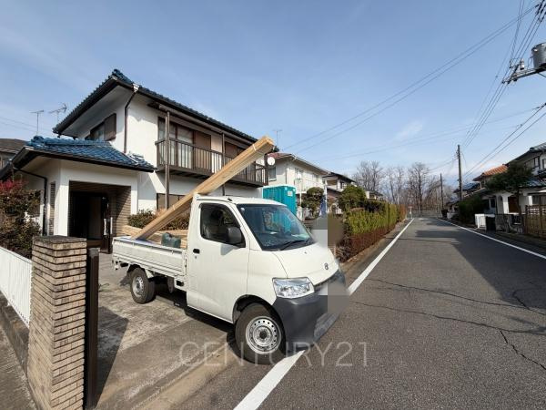 高崎市吉井町南陽台中古一戸建ての前面道路含む現地写真