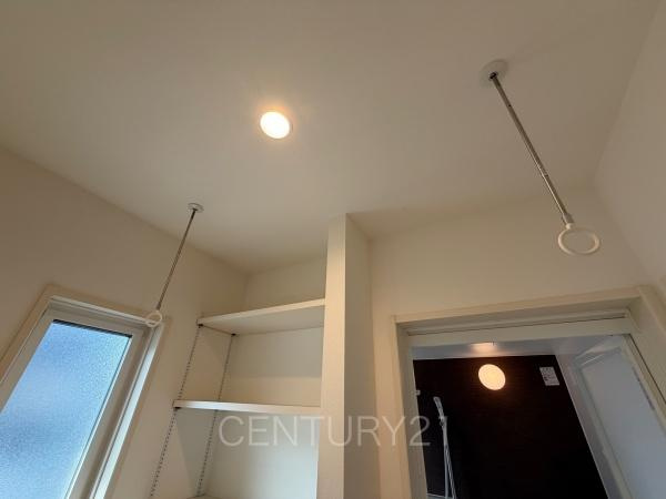 高崎市吉井町下長根平家中古一戸建てのその他|物干し用金具付きです。