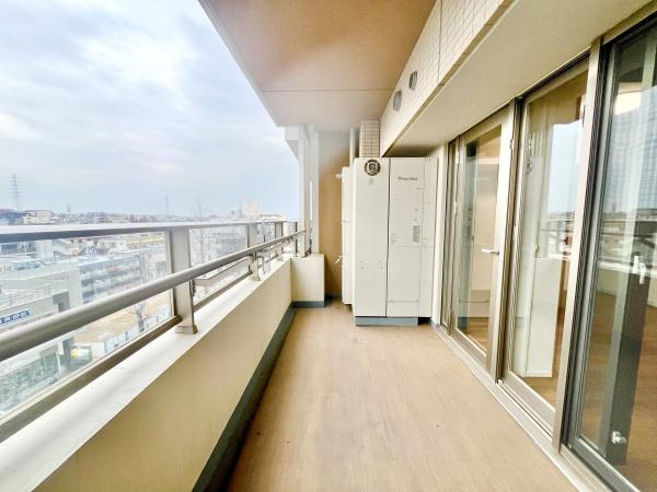 ドレッセWISEたまプラーザB棟のバルコニー