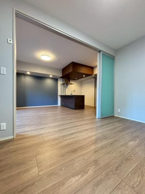 【寝室】 | REGALO | 写真は反転タイプ6階のお部屋写真です