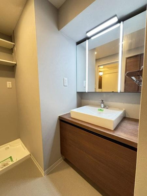 【洗面所】 | REGALO | 写真は反転タイプ6階のお部屋写真です