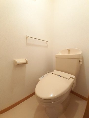 ボン　マルシェ　アンのトイレ|落ち着いた色調のトイレです