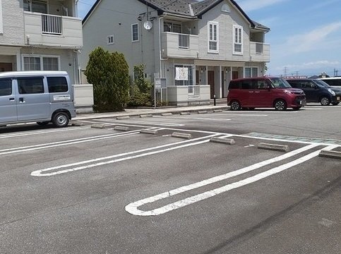 ボン　マルシェ　アンの駐車場|駐車場に車を止められます