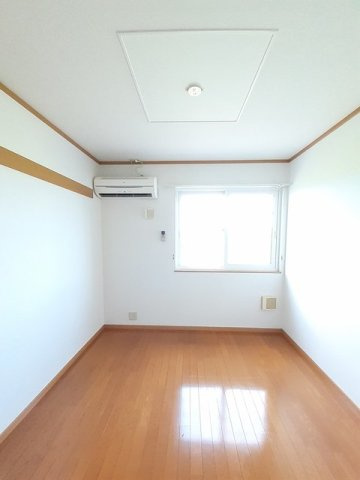 ボン　マルシェ　アンの内装|きれいな内装です