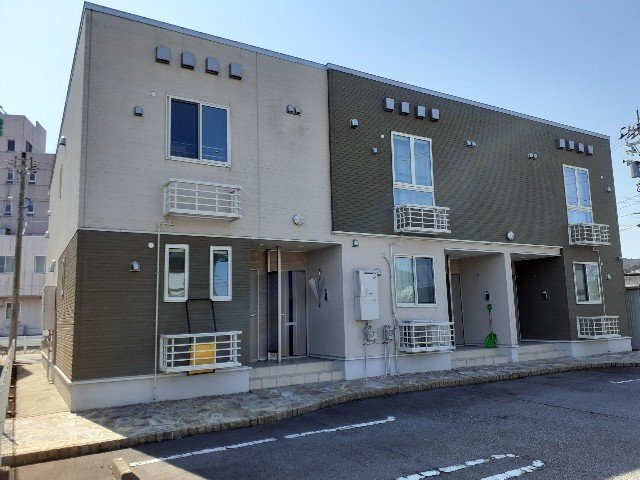 エトワール八尾Ⅲの外観|外観もきれいです