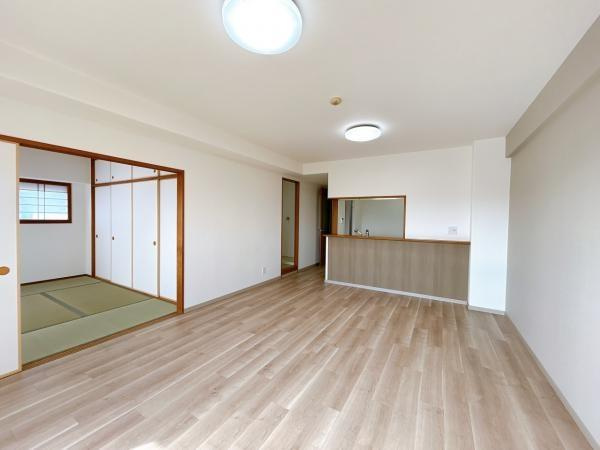 サーパス渡橋の居間・リビング