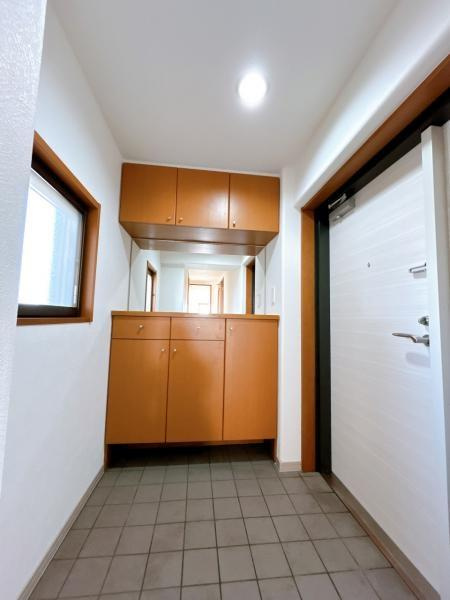 サーパス渡橋の玄関