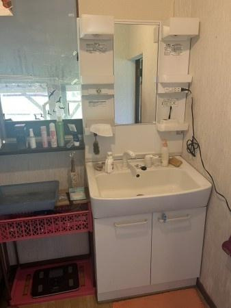 出雲市斐川町出西　中古戸建の独立洗面台