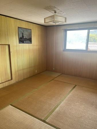 出雲市斐川町出西　中古戸建の洋室