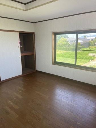 出雲市斐川町出西　中古戸建の洋室