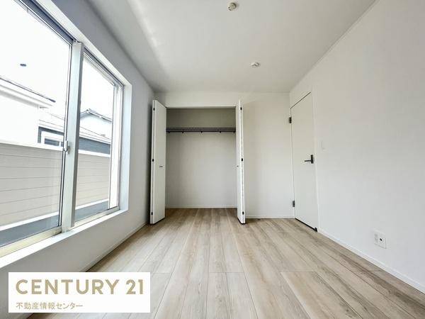 【洋室】 | 南恩加島６丁目　中古戸建 | 大きな収納がついたお部屋となっております