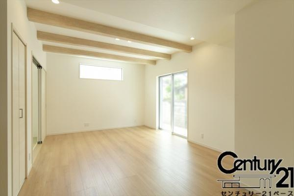 香芝市北今市２丁目 ／新築一戸建の内観：施工例|■ご家族でくつろいでいただける広々としたリビングです！全窓ペアガラス標準装備！■