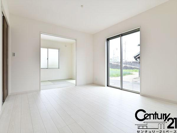 リーブルガーデン丹波市町 ２号棟 ／新築一戸建の内観：施工例|■ペアガラス使用で結露の心配もありません！■