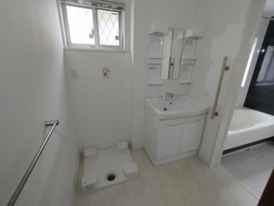 【シャワールーム】 | 岡村戸建て