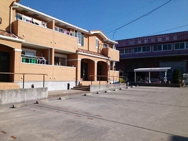 ｆｒａｉｃｈｅ（フレーシェ）の駐車場