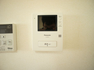 【セキュリティ】 | アスカＥ | 訪問者の確認ができるTVドアホン付きです♪