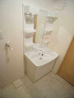 【独立洗面台】 | アスカＥ | 洗髪洗面化粧台と洗濯機置き場があります♪