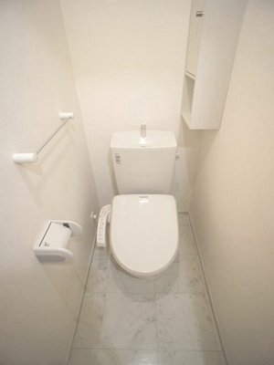 【トイレ】 | アスカＥ | 温水洗浄暖房便座機能付きです♪