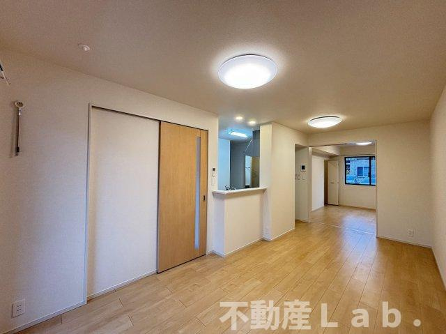 ガーデンヒルズ　ハナミズキ　Ａの居間・リビング