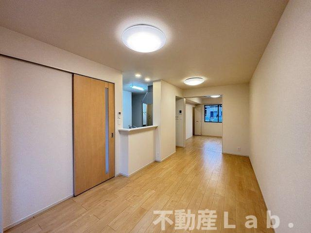 ガーデンヒルズ　ハナミズキ　Ａの居間・リビング