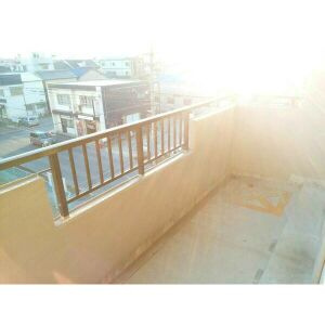 ベルニシキS棟のバルコニー