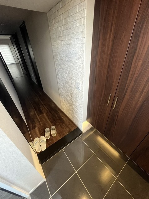 サーパス問屋町グランフォートの玄関