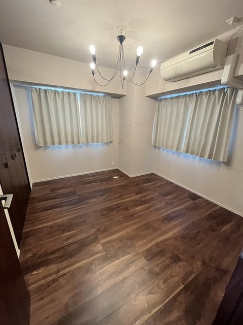 サーパス問屋町グランフォートの洋室