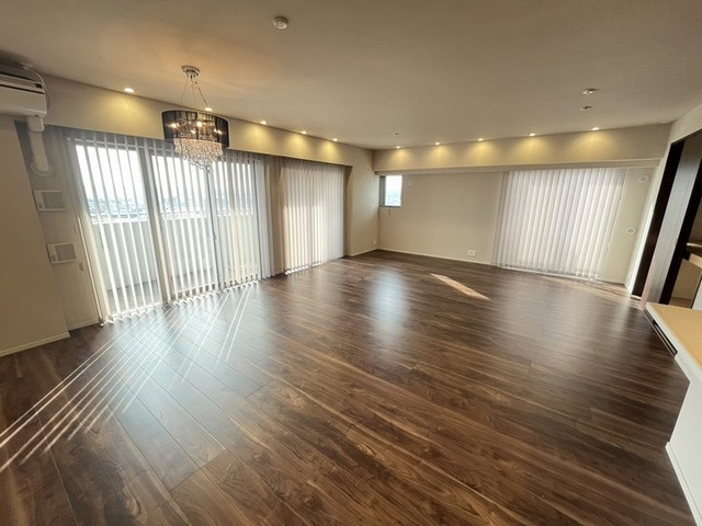 サーパス問屋町グランフォートの居間・リビング