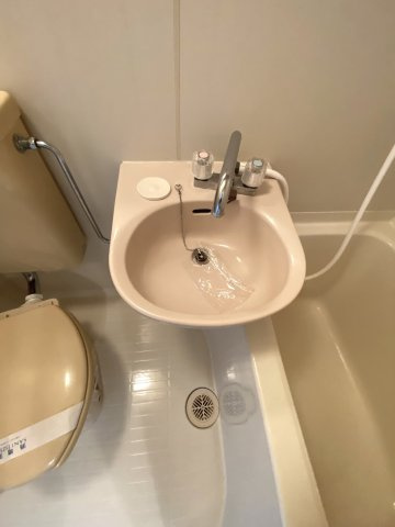 ユーコート洋光台の洗面所|明るい洗面所です