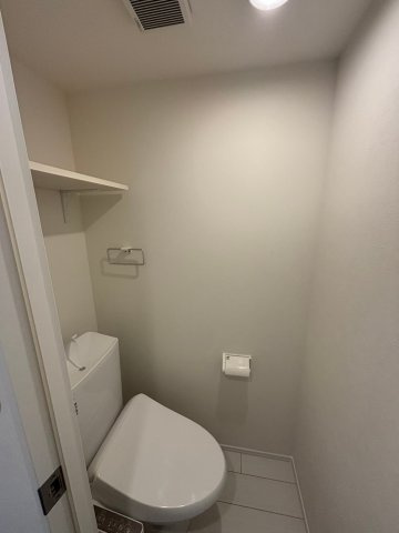 ホワイトセラスのトイレ|ゆったりとした空間のトイレです