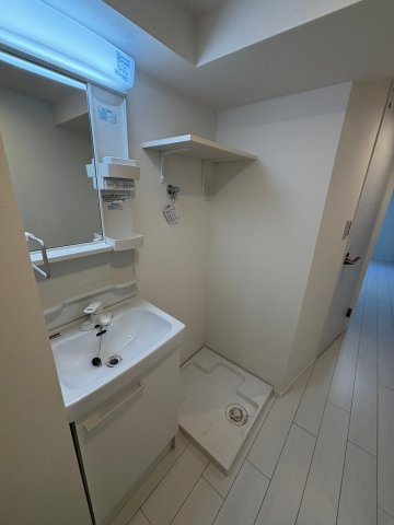 ホワイトセラスの洗面所|コンパクトで使いやすい洗面所