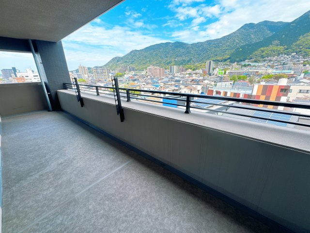 【展望】 | シティガーデンBONJONOテラス☆仲介手数料無料☆ | バルコニーからの開放的な眺望。視界を遮るものが少なく、四季折々の空の表情を愉しむことができます。
