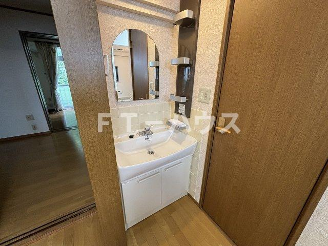 習志野コーポの独立洗面台