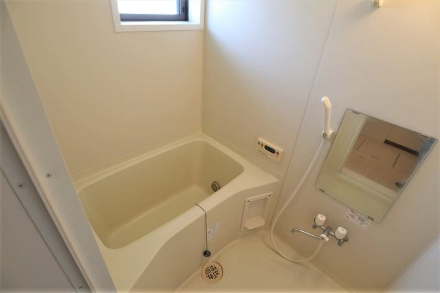 アザレアコートアミカ　C棟の浴室