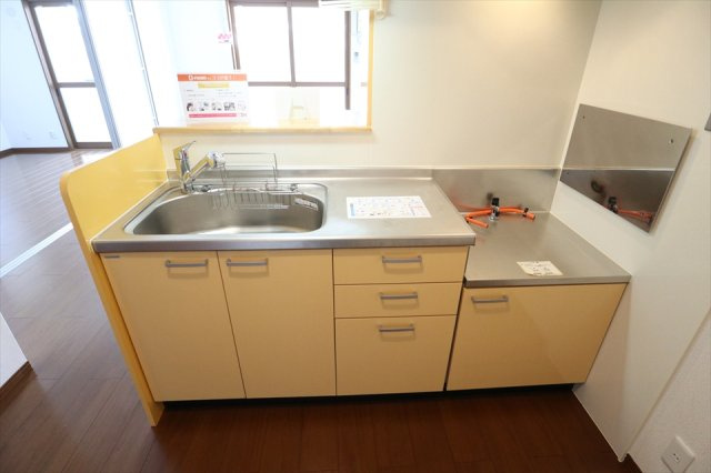 アザレアコートアミカ　C棟のキッチン