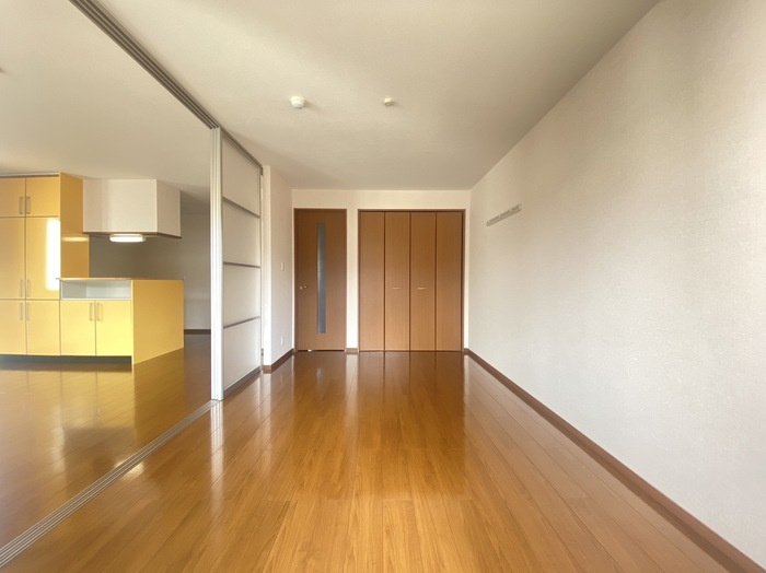 アザレアコートアミカ　C棟の居間・リビング