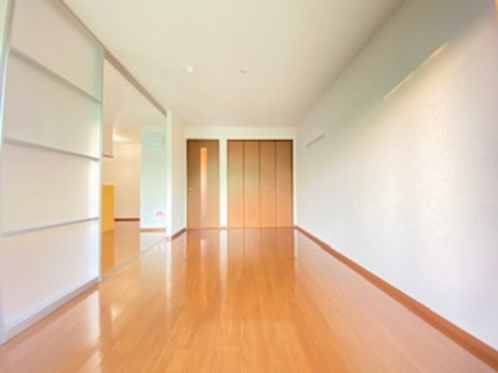 アザレアコートアミカ　C棟の居間・リビング