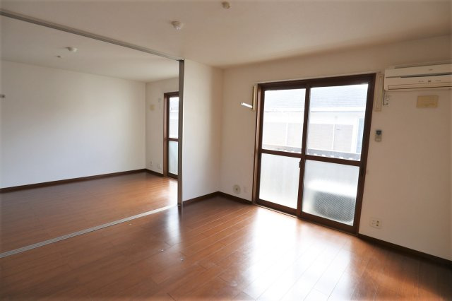 アザレアコートアミカ　C棟の居間・リビング