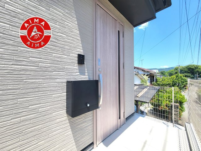 筑紫野市二日市北6丁目第1-2棟（2号棟）の玄関|おでかけの時も帰った時も、「我が家」を最初に感じでもらえる素敵な空間に。