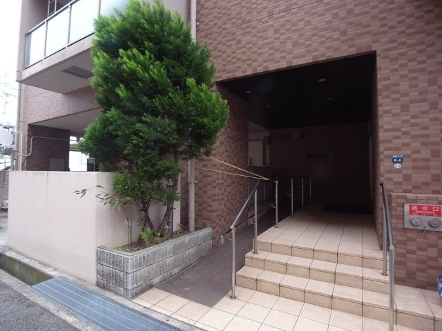 モアライフ魚崎のエントランス