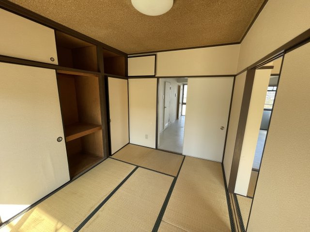 ピュアライフ長草A棟の和室