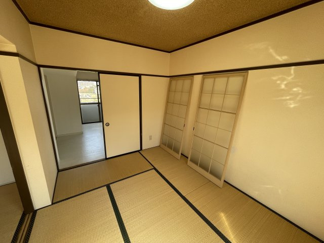 ピュアライフ長草A棟の和室