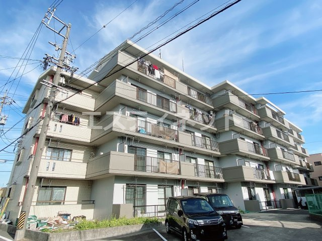 ピュアライフ長草A棟の外観