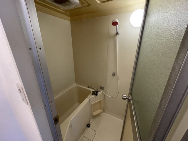 ピュアライフ長草A棟の浴室