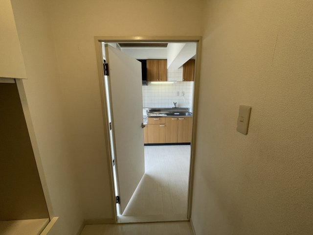 ピュアライフ長草A棟の玄関