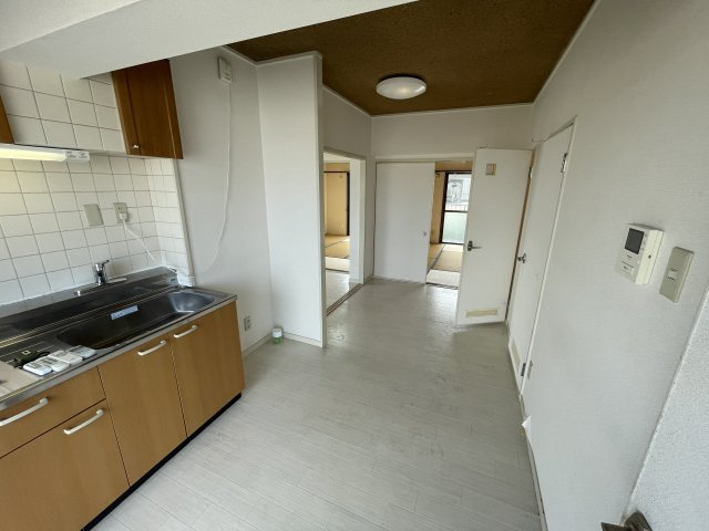 ピュアライフ長草A棟の居間・リビング