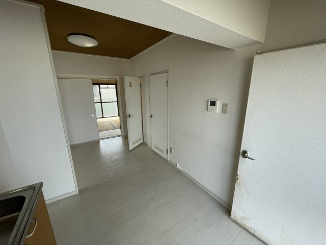 ピュアライフ長草A棟の居間・リビング