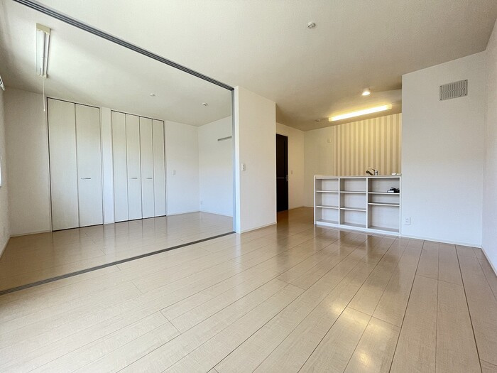 マイローズコートⅡの居間・リビング